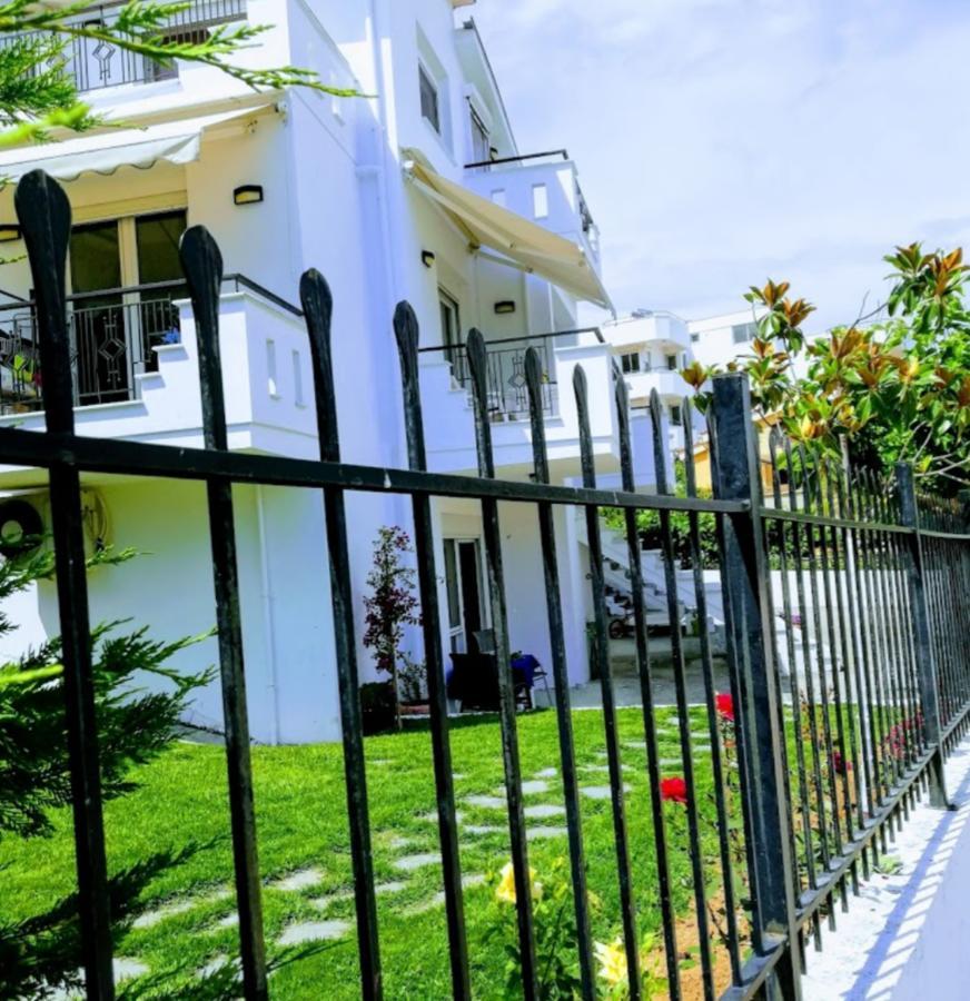 White Paradise Palaiontsiflikion Exterior photo